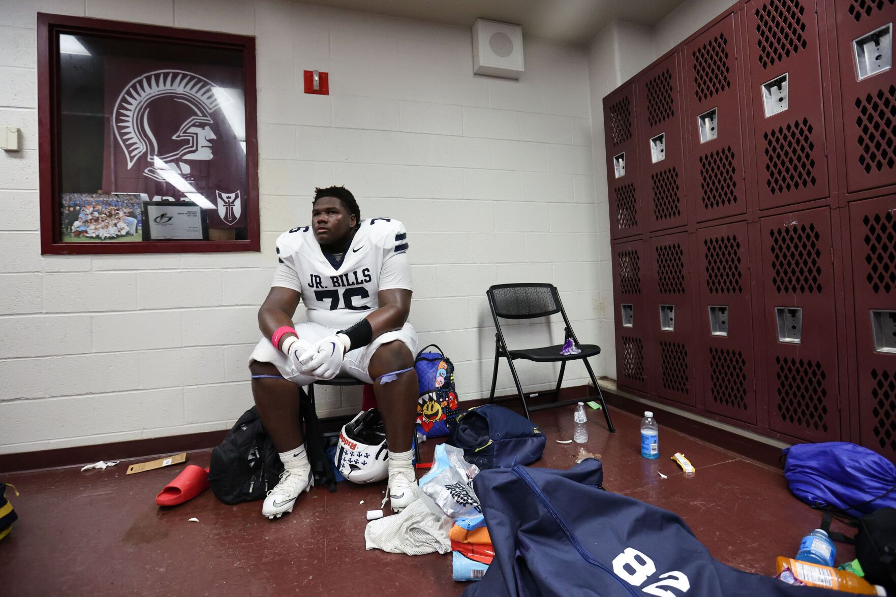 De Smet Jesuit High School football hosts 51黑料 University High School